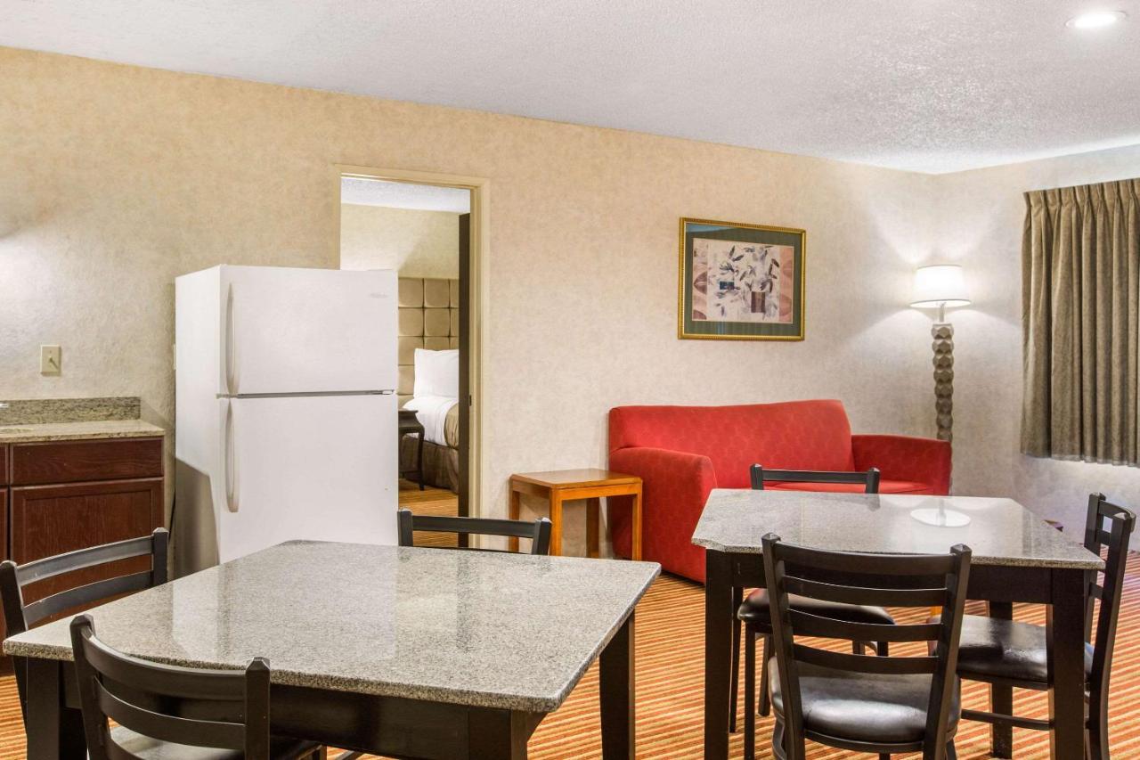 Rodeway Inn & Suites El Cajon San Diego East Exteriör bild
